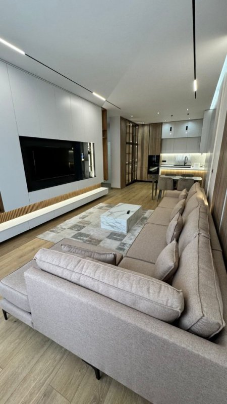 Tirane, jepet me qera apartament 1+1+Ballkon Kati 1, 850 € (Liqeni thate, Hotel Radison)