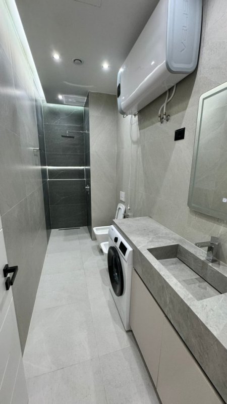 Tirane, jepet me qera apartament 1+1+Ballkon Kati 1, 850 € (Liqeni thate, Hotel Radison)