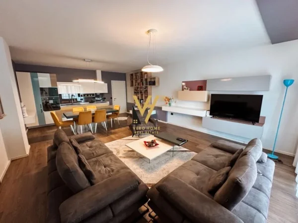 Tirane, shitet apartament 2+1+Ballkon Kati 3, 125 m² 270.000 € (RRUGA E ELBASANIT)