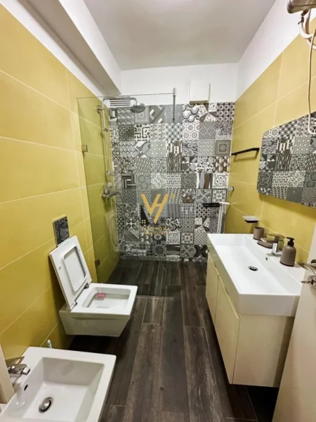 Tirane, shitet apartament 2+1+Ballkon Kati 3, 125 m² 270.000 € (RRUGA E ELBASANIT)