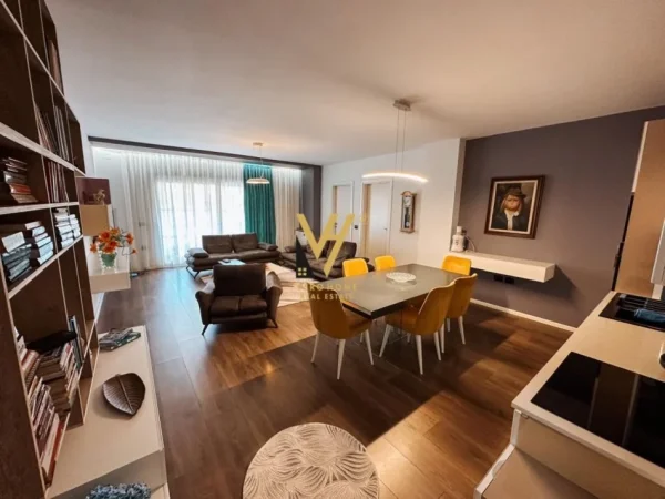 Tirane, shitet apartament 2+1+Ballkon Kati 3, 125 m² 270.000 € (RRUGA E ELBASANIT)