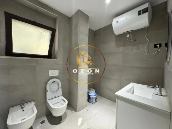 Ambient Biznesi për Qira në Qendër!