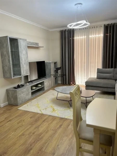 Tirane, jepet me qera apartament 2+1+Ballkon Kati 2, 110 m² 800 € (RRUGA E ELBASANIT)