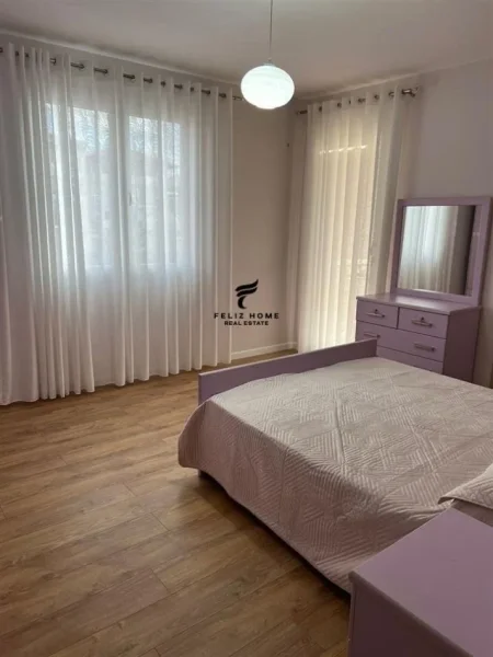 Tirane, jepet me qera apartament 2+1+Ballkon Kati 2, 110 m² 800 € (RRUGA E ELBASANIT)