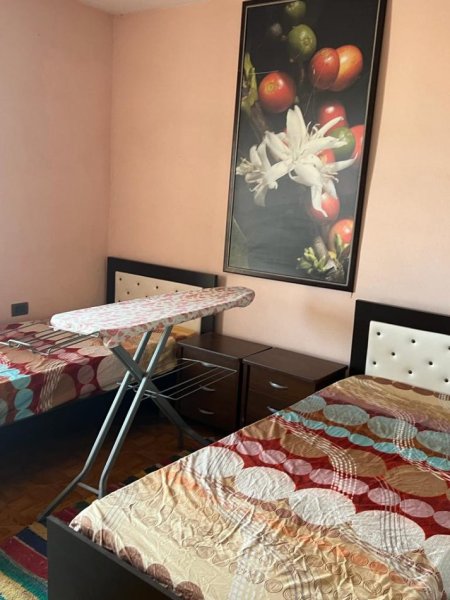 Tirane, jepet me qera apartament 3+1+Ballkon Kati 5, 90 m² (Hali Xhuzi)