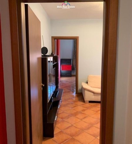Tirane, jepet me qera apartament 1+1 Kati 8, 65 m² 500 € (rruga Asim Vokshi)