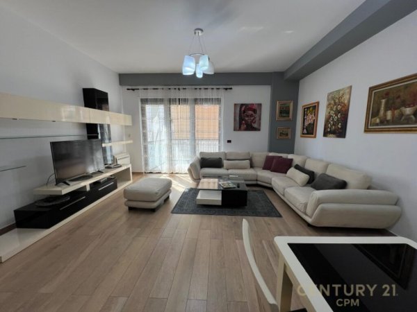 Tirane, jepet me qera apartament 2+1+Aneks+Ballkon Kati 6, 115 m² 1.300 € (GARDA)