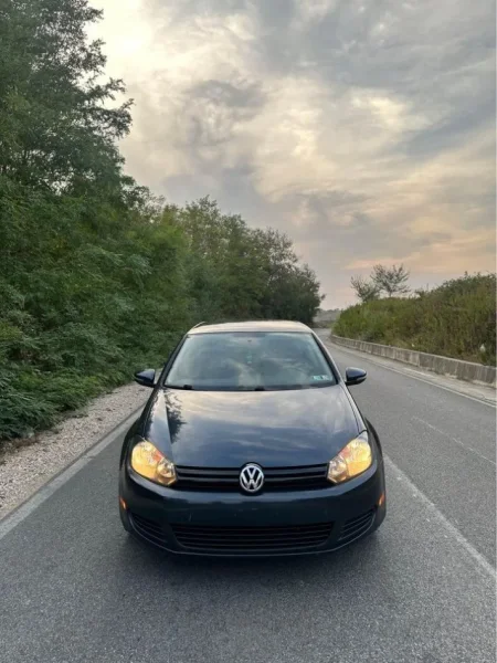Tirane, shes makine Volkswagen Golf 6 Benzin, gri e erret automatik Kondicioner 204.000 km 6.300 €