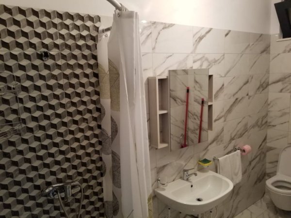 Tirane, jepet me qera apartament 2+1 Kati 7, 100 m² 520 € (kinostudio)