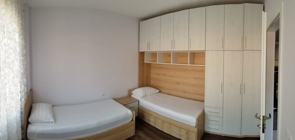 Tirane, jepet me qera apartament 2+1 Kati 7, 100 m² 520 € (kinostudio)