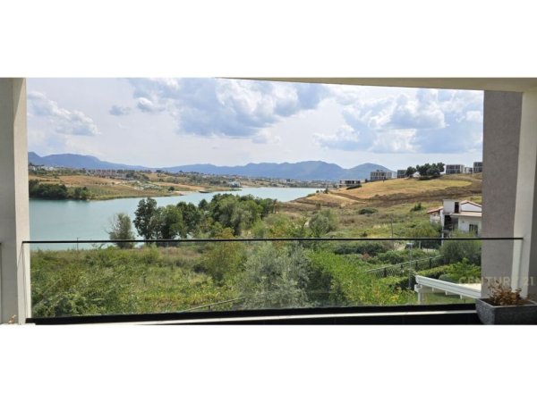 Tirane, jepet me qera Vile 2 Katshe Kati 2, 373 m² 3.500 € (FARKE)
