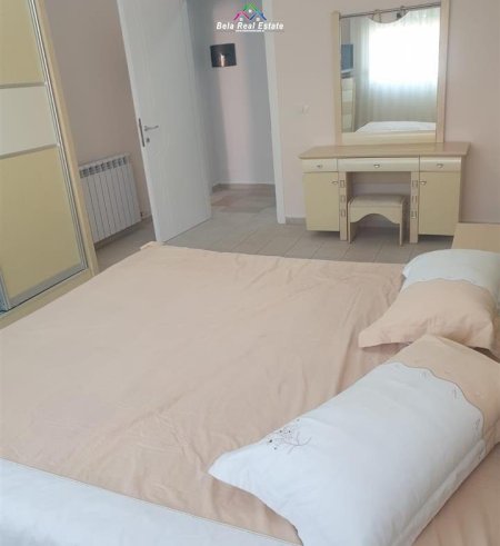 Tirane, jepet me qera apartament 2+1 Kati 3, 115 m² 700 € (Mozaiku i Tiranes)