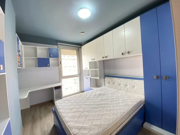 Tirane, jepet me qera apartament 3+1+Aneks+Ballkon Kati 6, 142 m² 2.000 € (LIQENI ARTIFICIAL NOBIS WELLNES CENTER)