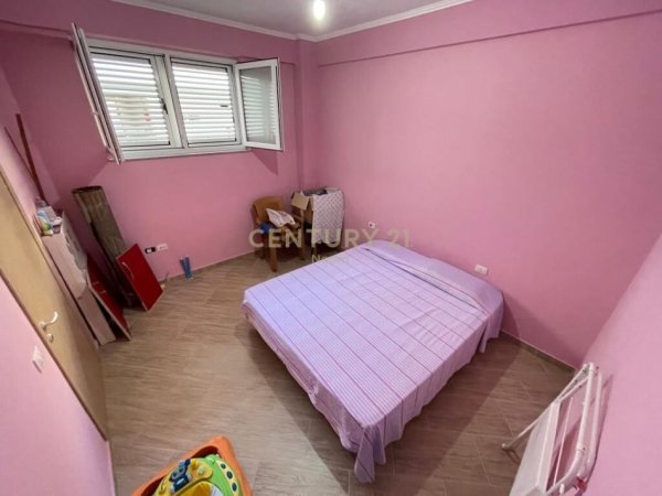 Tirane, jepet me qera apartament 2+1 Kati 4, 120 m² 500 € 