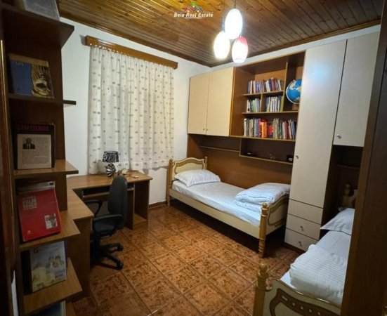 Tirane, jepet me qera apartament 2+1 Kati 6, 98 m² 600 € (rruga Reshit Collaku)