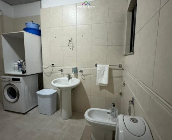 Tirane, jepet me qera apartament 2+1 Kati 6, 98 m² 600 € (rruga Reshit Collaku)