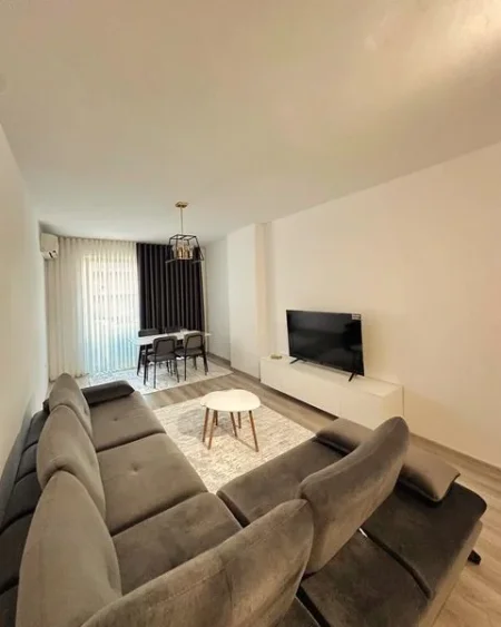 Tirane, shitet apartament 1+1 , 84 m² 110.000 € (Fusha e Aviacionit)
