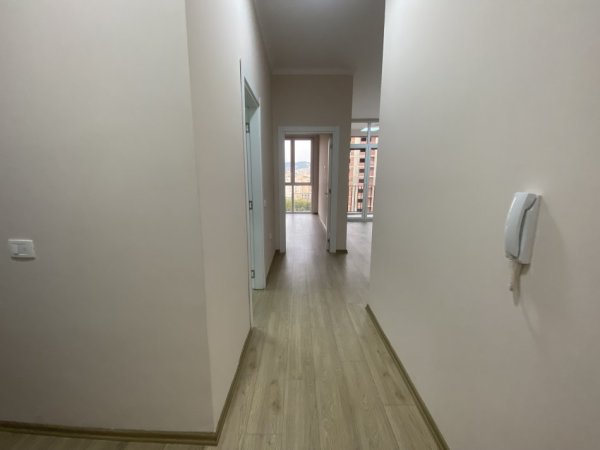 Tirane, jepet me qera apartament 1+1+Ballkon Kati 7, 55 m² 450 € (Sali Butka)