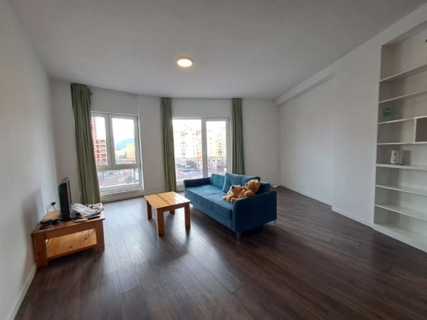 Tirane, jepet me qera 3+1+Ballkon , 173 m² 800 € (Garden Residence Turdiu-Fusha Aviacionit)