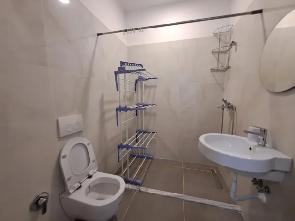 Tirane, jepet me qera 3+1+Ballkon , 173 m² 800 € (Garden Residence Turdiu-Fusha Aviacionit)