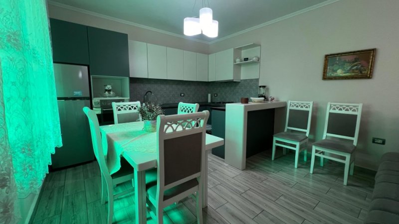 Tirane, jepet me qera shtepi 1 Katshe Kati 1, 125 m² 1.200 € (Sheshi Avni Rustemi)
