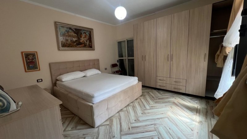 Tirane, jepet me qera shtepi 1 Katshe Kati 1, 125 m² 1.200 € (Sheshi Avni Rustemi)