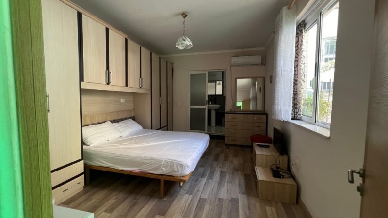 Tirane, jepet me qera shtepi 1 Katshe Kati 1, 125 m² 1.200 € (Sheshi Avni Rustemi)
