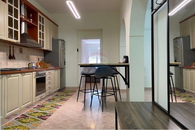 Tirane, jap me qera apartament 3+1 , 95 m² 850 € (Vasil Shanto!)