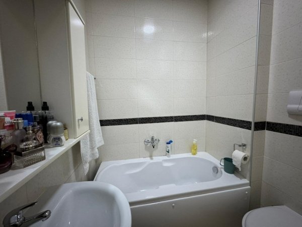 Tirane, shitet apartament 2+1+Ballkon Kati 2, 100 m² 200.000 € (Rruga Peti, Liqeni i Thate)