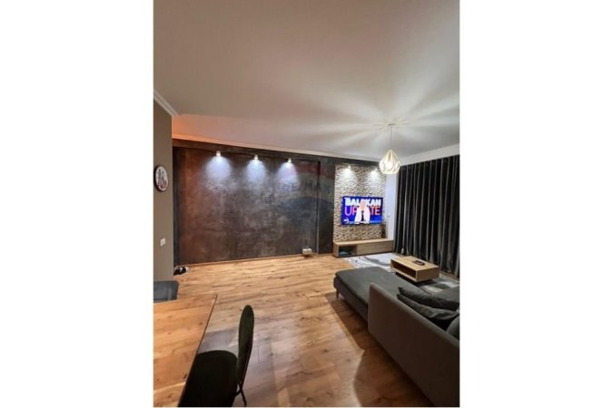 Tirane, jepet me qera apartament 2+1 , 108 m² 800 € (Kopshti Botanik)