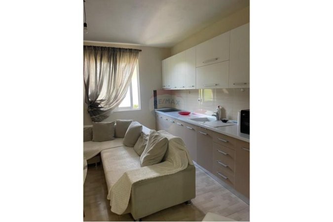 Tirane, jepet me qera apartament 2+1 Kati 5, 75 m² 350 € (Fresku - Rruga e Thesarit)