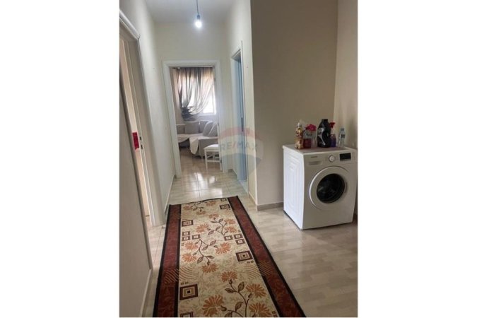 Tirane, jepet me qera apartament 2+1 Kati 5, 75 m² 350 € (Fresku - Rruga e Thesarit)