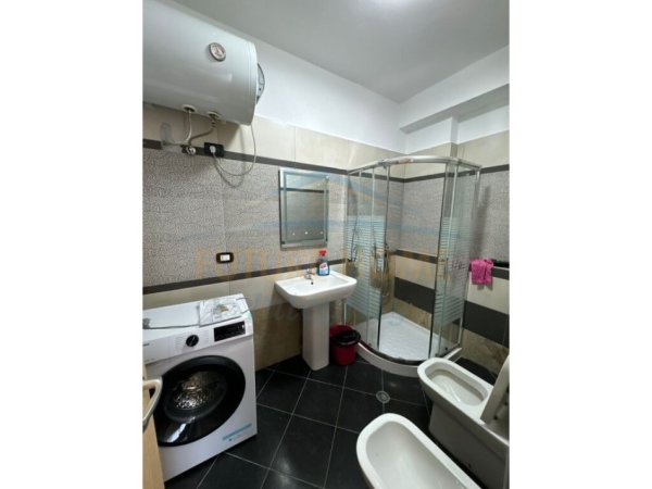 Tirane, jepet me qera apartament 2+1, 21 Dhjetori, Kati 5, 110 m² 700 €
