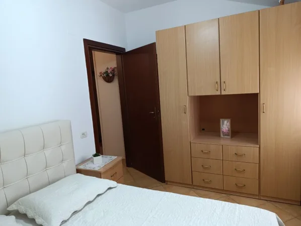 Golem, jepet me qera apartament 2+1 Kati 4, 60 m² 300 € 