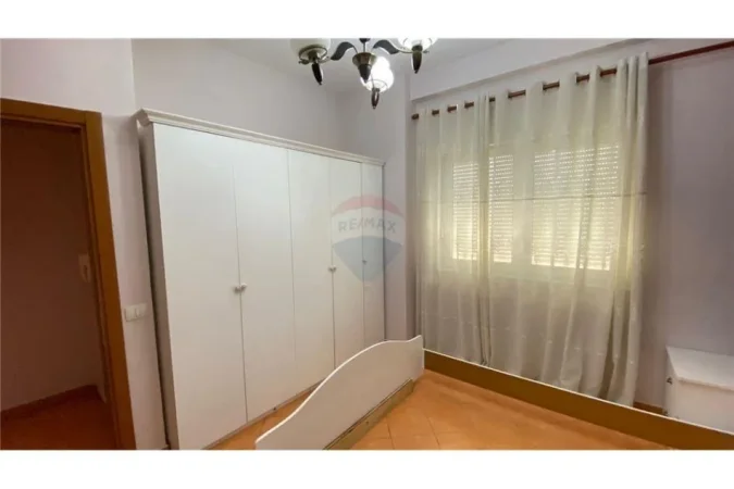 Tirane, jepet me qera apartament 1+1 , 63 m² 600 € (Rruga Dervish Hima - Air Albania)