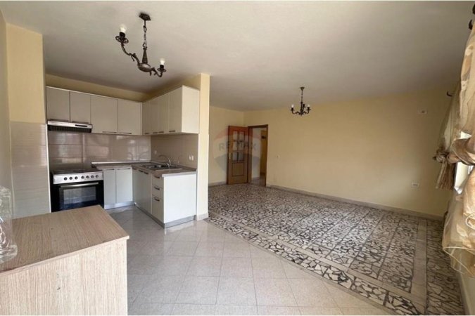 Tirane, jepet me qera apartament 2+1 , 60 m² 400 € (Bulevardi Zogu I, Shqipëri)