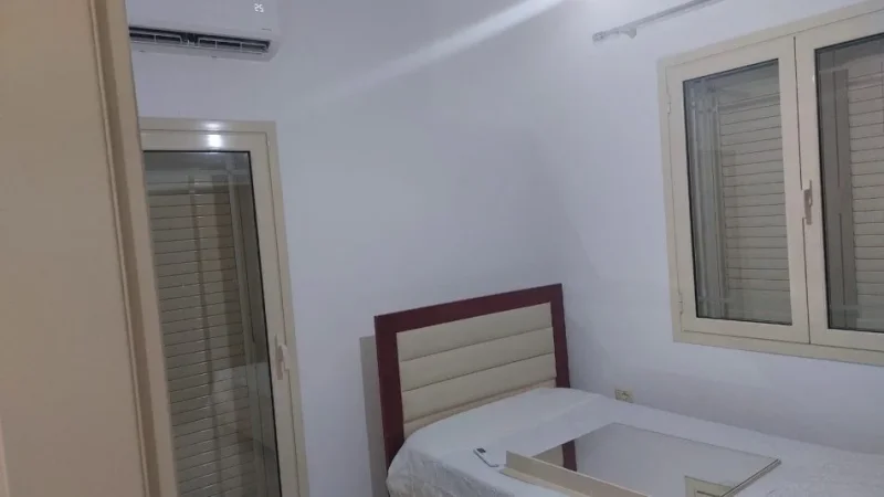 Tirane, jepet me qera Vile 3 Katshe Kati 3, 200 m² 500 € (Rruga Dalip Topi)