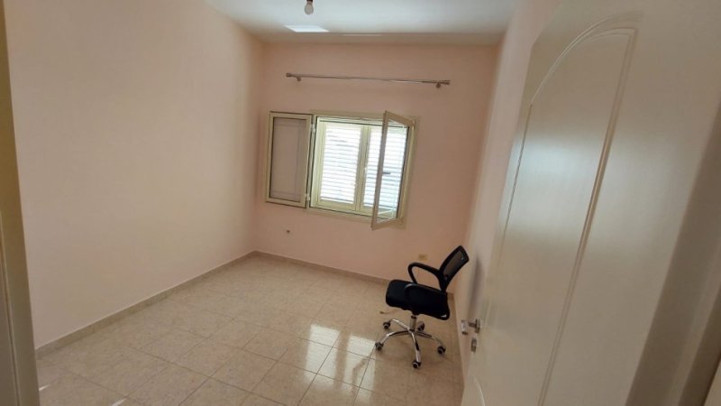 Tirane, jepet me qera Vile 3 Katshe Kati 3, 200 m² 500 € (Rruga Dalip Topi)