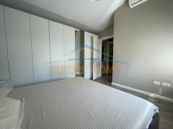 Tirane, jepet me qera apartament 2+1+Ballkon Kati 2, 103 m² 1.150 € 