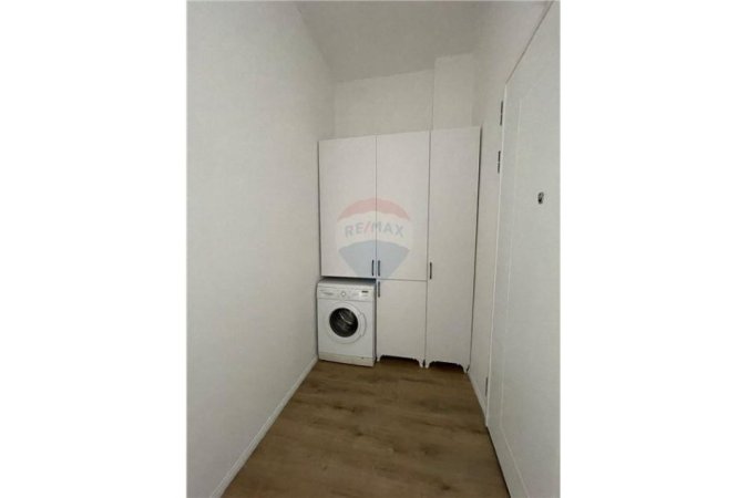 Tirane, jepet me qera apartament 2+1 , 850 € (Rruga e Kavajes - Kompleksi Delijorgji)