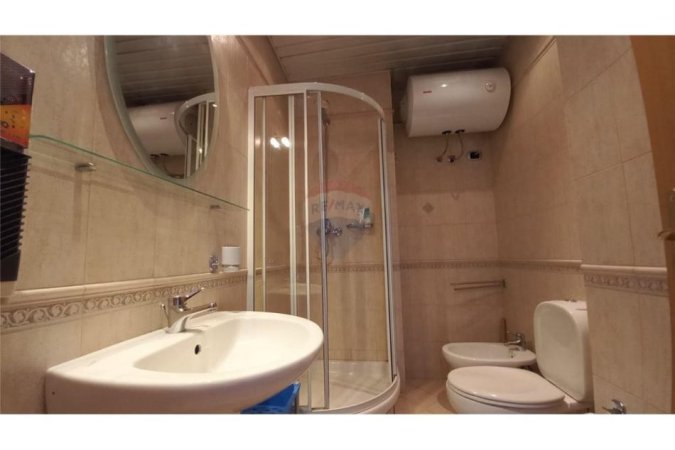Tirane, jepet me qera apartament 1+1 Kati 6, 65 m² 600 € (Tirana e Re - Petronini, Albania)