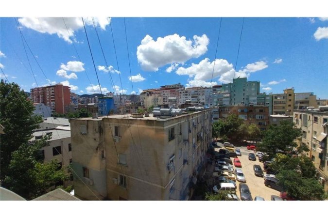 Tirane, jepet me qera apartament 1+1 Kati 6, 65 m² 600 € (Tirana e Re - Petronini, Albania)