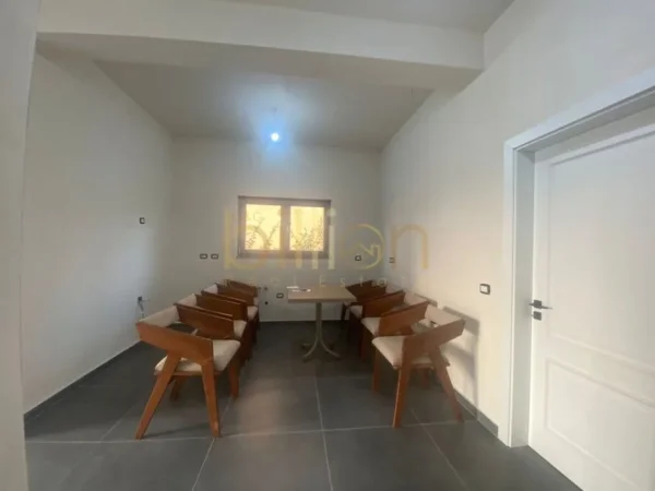 Tirane, shitet Vile 4 Katshe , 485 m² 360.000 € (Kombinat, Tirana, Albania)