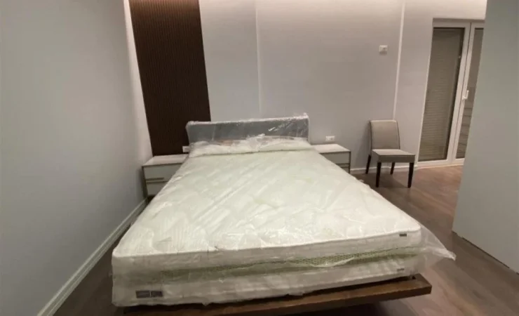 Tirane, jepet me qera apartament 2+1 Kati 3, 102 m² 600 € (Komuna Parisit)