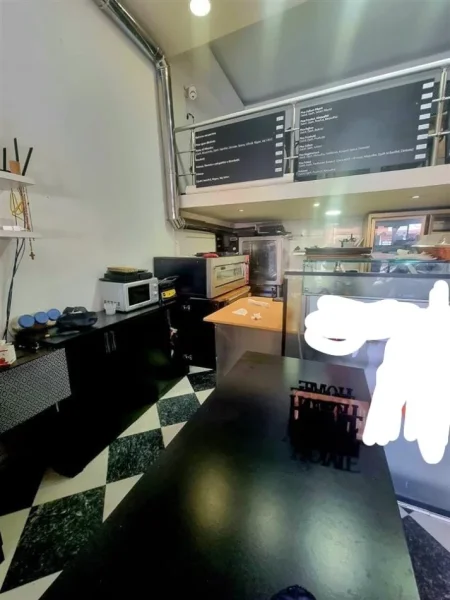 Tirane, jepet me qera ambjent biznesi Kati 0, 55 m² 1.000 € (21 DHJETORI)