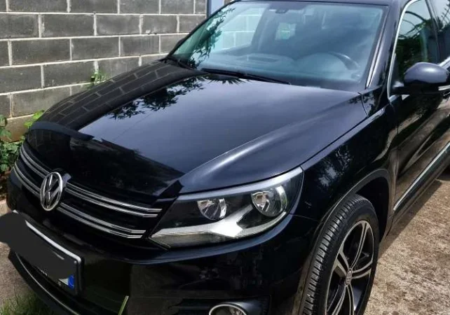 Tirane, shes Tiguan Volkswagen ,Nafte, e zeze, automatik, Klima, 180.000 km, 12.000 €