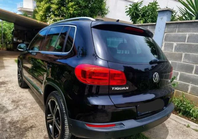 Tirane, shes Tiguan Volkswagen ,Nafte, e zeze, automatik, Klima, 180.000 km, 12.000 €