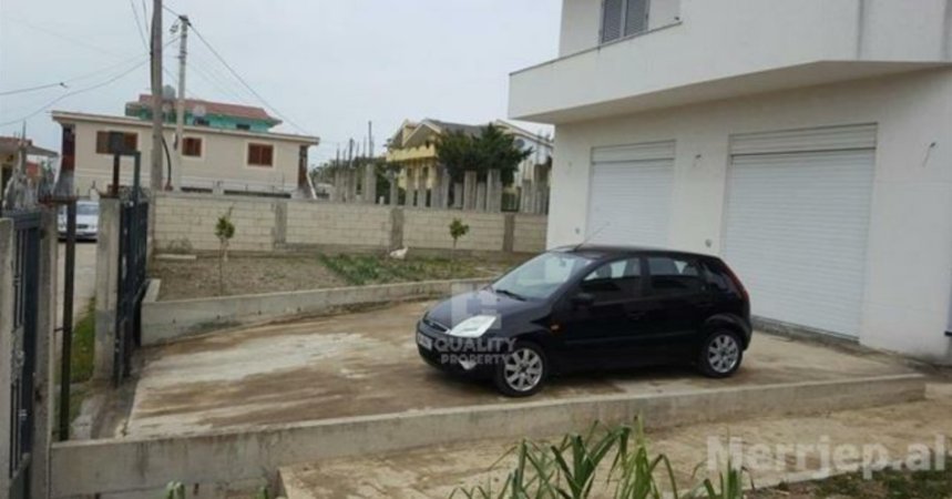 Durres, jepet me qera Vile 2+1 Kati 2, 250 m² 450 € (Arapaj, Durres)