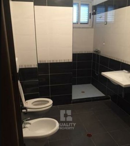 Durres, jepet me qera Vile 2+1 Kati 2, 250 m² 450 € (Arapaj, Durres)