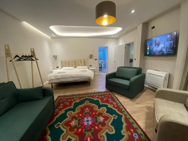 Tirane, shitet Vile 4+1 , 193 m² 550.000 € (Rruga Fortuzi)